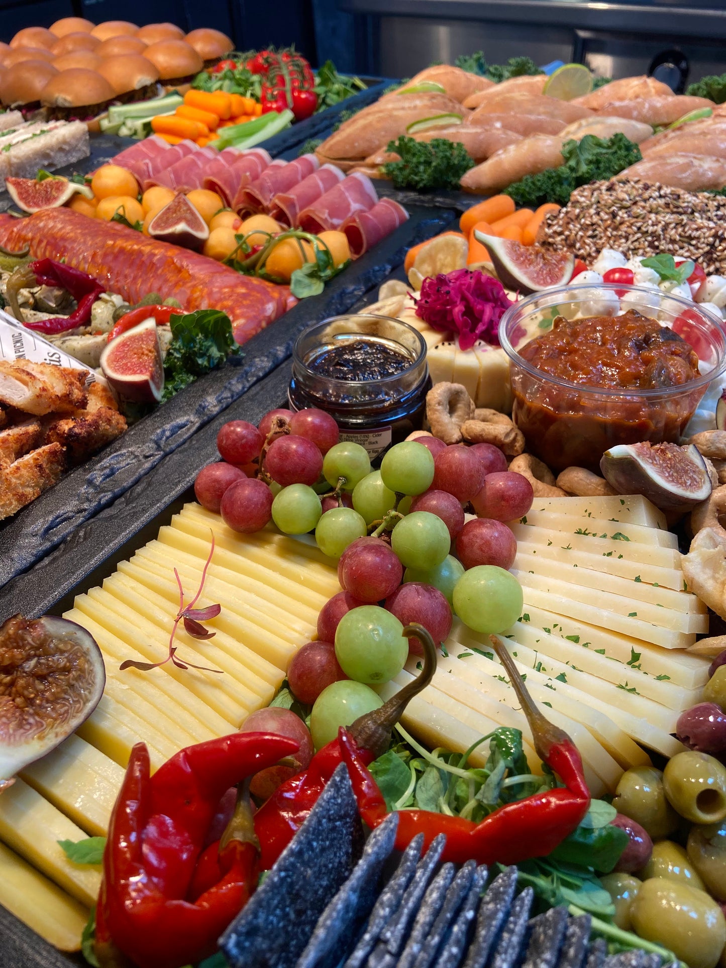 Grazing Platter Cheeses/Veg/Dips/Crackers